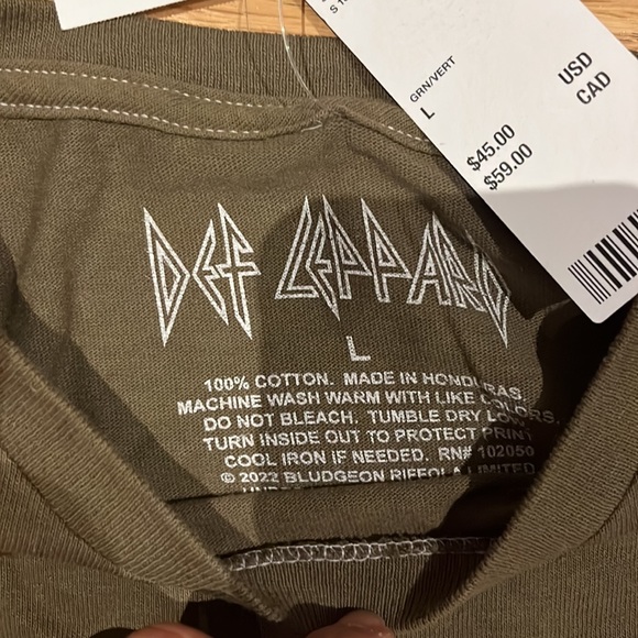 NWT Urban Outfitters Def Leppard Hysteria Tour T-shirt - Picture 5 of 6